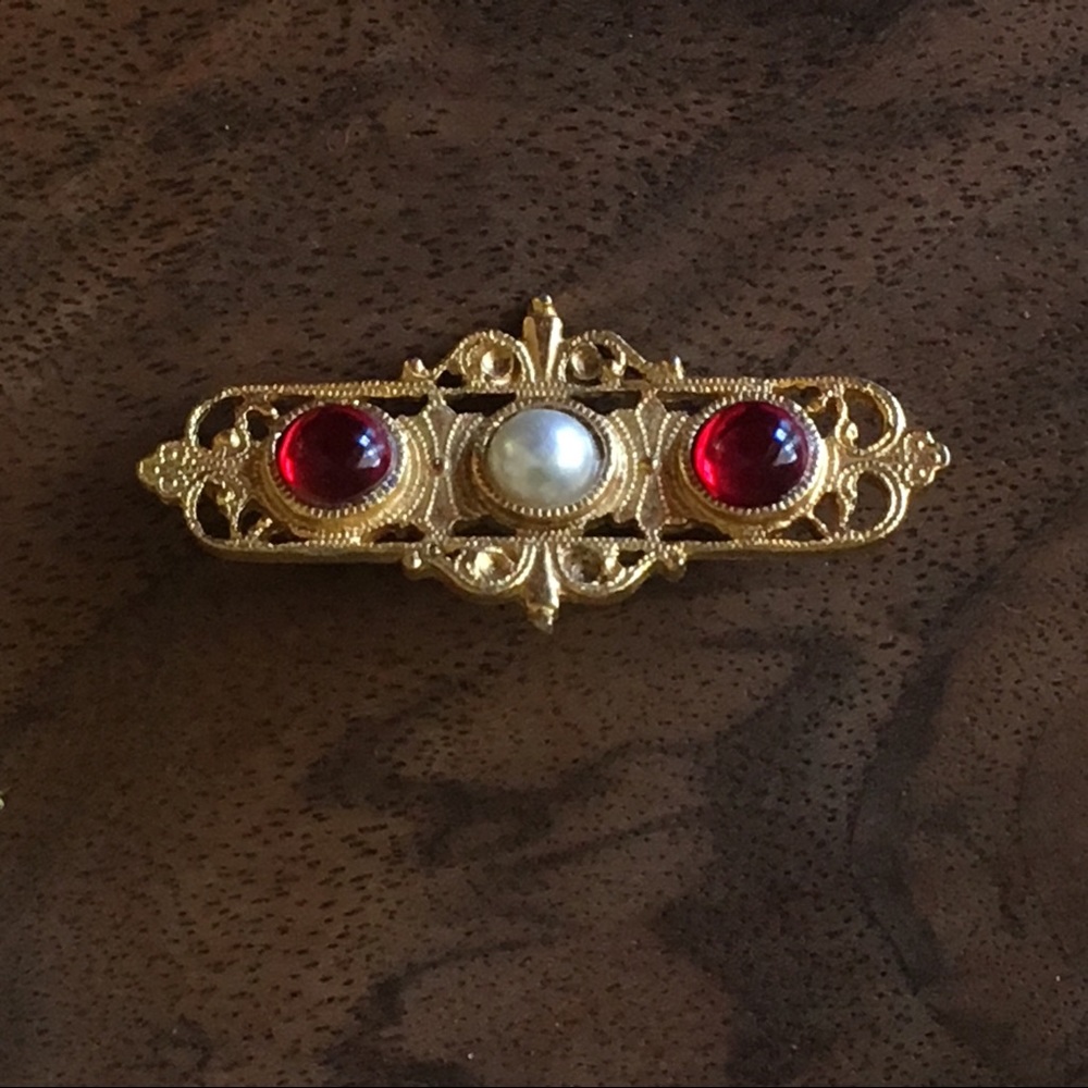 Vintage bar pin Victorian style